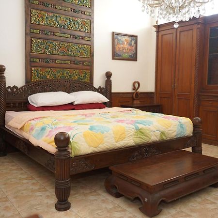 Rumah Pesik Art Heritage Gondowulung Exterior foto